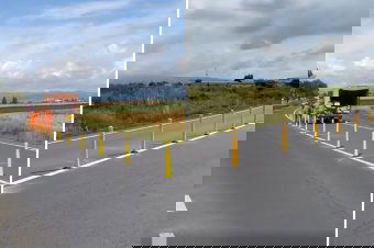 Máris kikezdték a kommentelők a biztonságinak nevezett furcsa sávelválasztókat