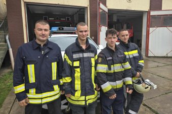 Erdélyi önkéntes tűzoltók is segítettek a viharkárok eltakarításában Magyarországon