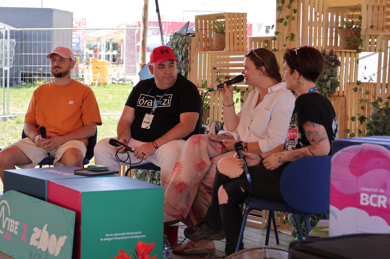 Máthé Kincső pedig a podcastek világáról osztotta meg nézeteit a közönséggel •  Fotó: Fülöp-Sala Balázs