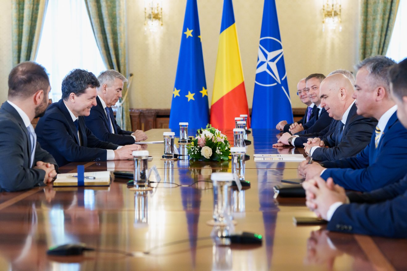 Nicușor Dan szemben Ilie Bolojannal a kormányalakítási tárgyalásokon. Ez most így sikerült •  Fotó: Presidency.ro