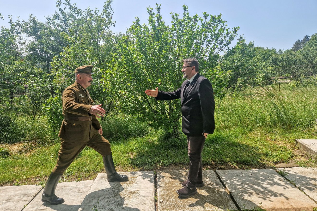 Szima Csaba alkalomhoz illő egyenruhát öltött magára •  Fotó: Kocsis Károly
