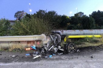 185-tel mérték be a rendőrök a két fiatalt, akik menekülés közben a teljesen kiégett autóban vesztették életüket