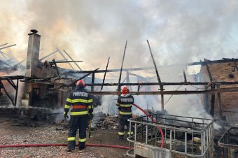 Tűz ütött ki Mezőbanyicán – három melléképület vált a lángok martalékává