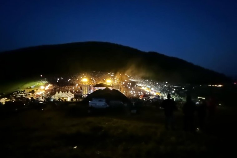Elképesztő a hangulat a csíksomlyói Bagossy-koncerten
