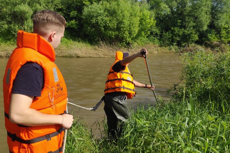 Folytatják a Nagy-Küküllőbe esett kislány keresését