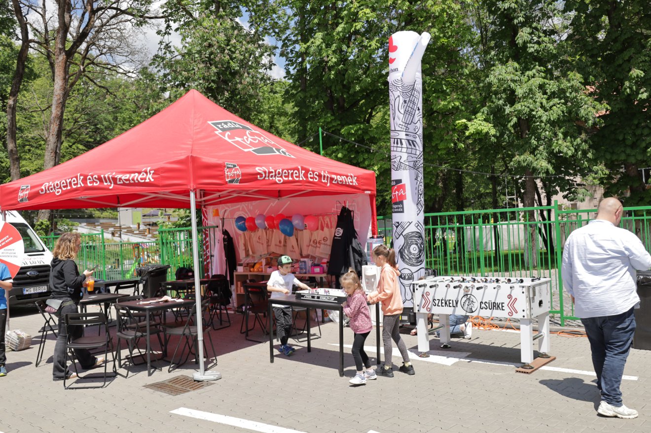 Teljes pompájában médiacsoportunk otthona a szovátai kitelepülésen •  Fotó: Fülöp Sala Balázs