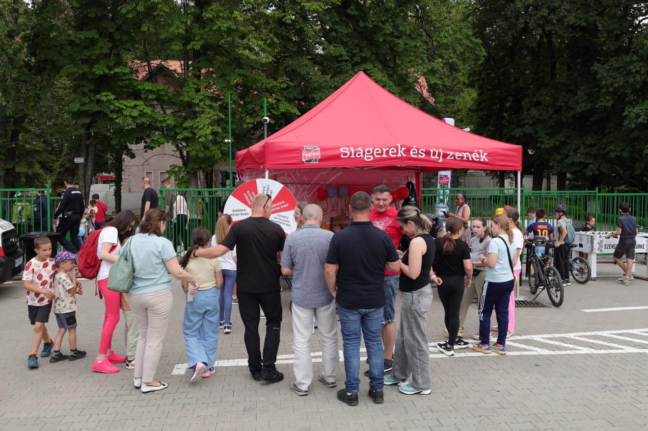 Zárás előtti utolsó nagy roham •  Fotó: Fülöp Sala Balázs