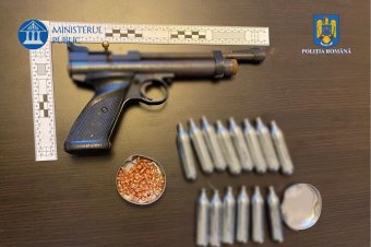 Fegyvereket és lőszereket foglaltak le a rendőrök Kovászna megyében