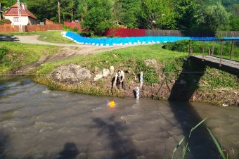 A bözödújfalusi víztározóból leeresztett vízzel hígítják a Kis-Küküllő sókoncentrációját