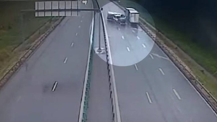 Vörös beavatkozási terv két kisbusz ütközése után