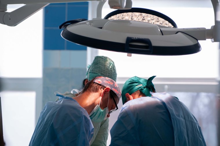 Megműtötték a Temes megyei baleset görög sérültjét, állapota stabil