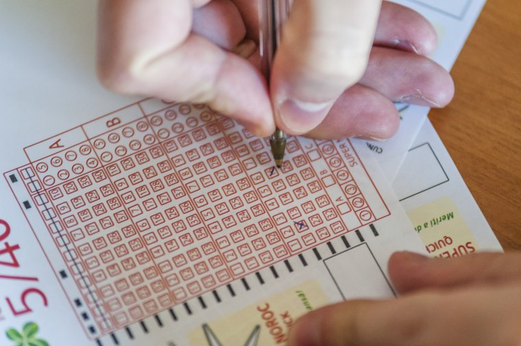 Kétmillió eurót nyert vasárnap a hatoslottón, most elmondta a számválasztási stratégiáját