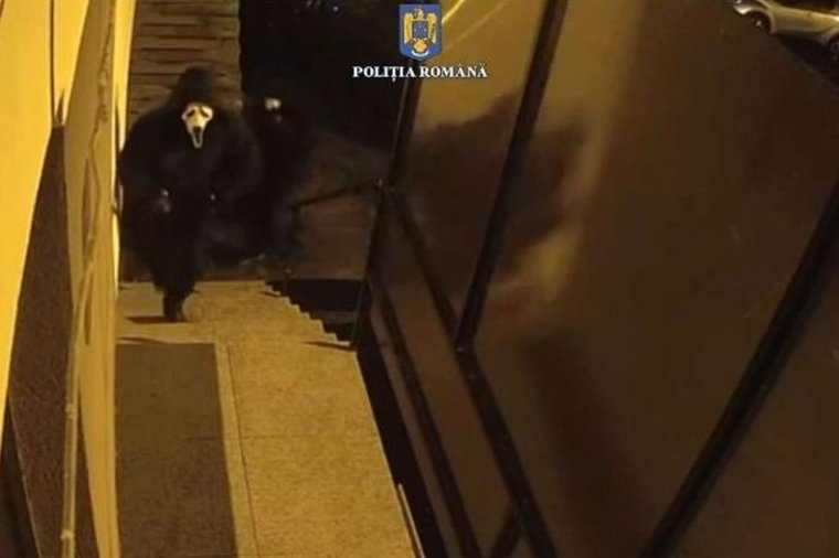 Székelyföldi rendőrök is segítettek a sikoly maszkos rablás felderítésében – videóval