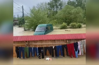 Ahol alulról áznak a száradó ruhák – áradások az ország több megyéjében a heves esőzések után