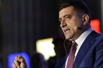 Benyújtotta az elnökválasztás eredménye elleni óvást Simion, akit keményen bírálnak a Dan választóinak címzett fenyegetései miatt