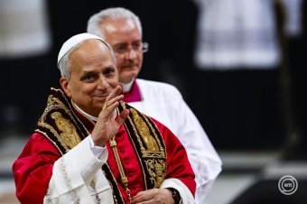 XIV. Leó pápa birtokba vette római püspöki székét a Lateráni Szent János-bazilikában