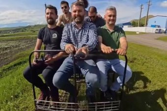 Így fognak sínbiciklizni a régi vasútvonalon – videóval