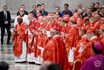 Elkezdődött a pápaválasztó konklávé