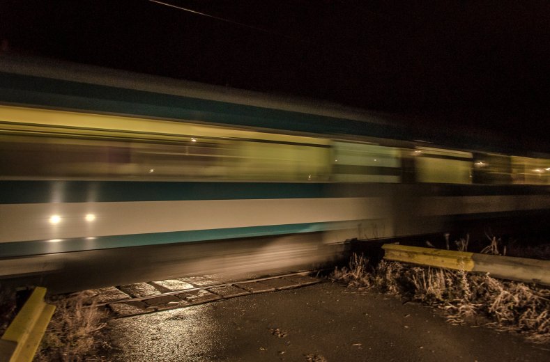 Halálba vezethet a vasúti átjáró, ébresztőt fújnak a sok baleset miatt