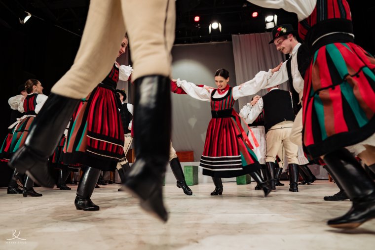 Tükröt tart elénk a Háromszék Táncszínház