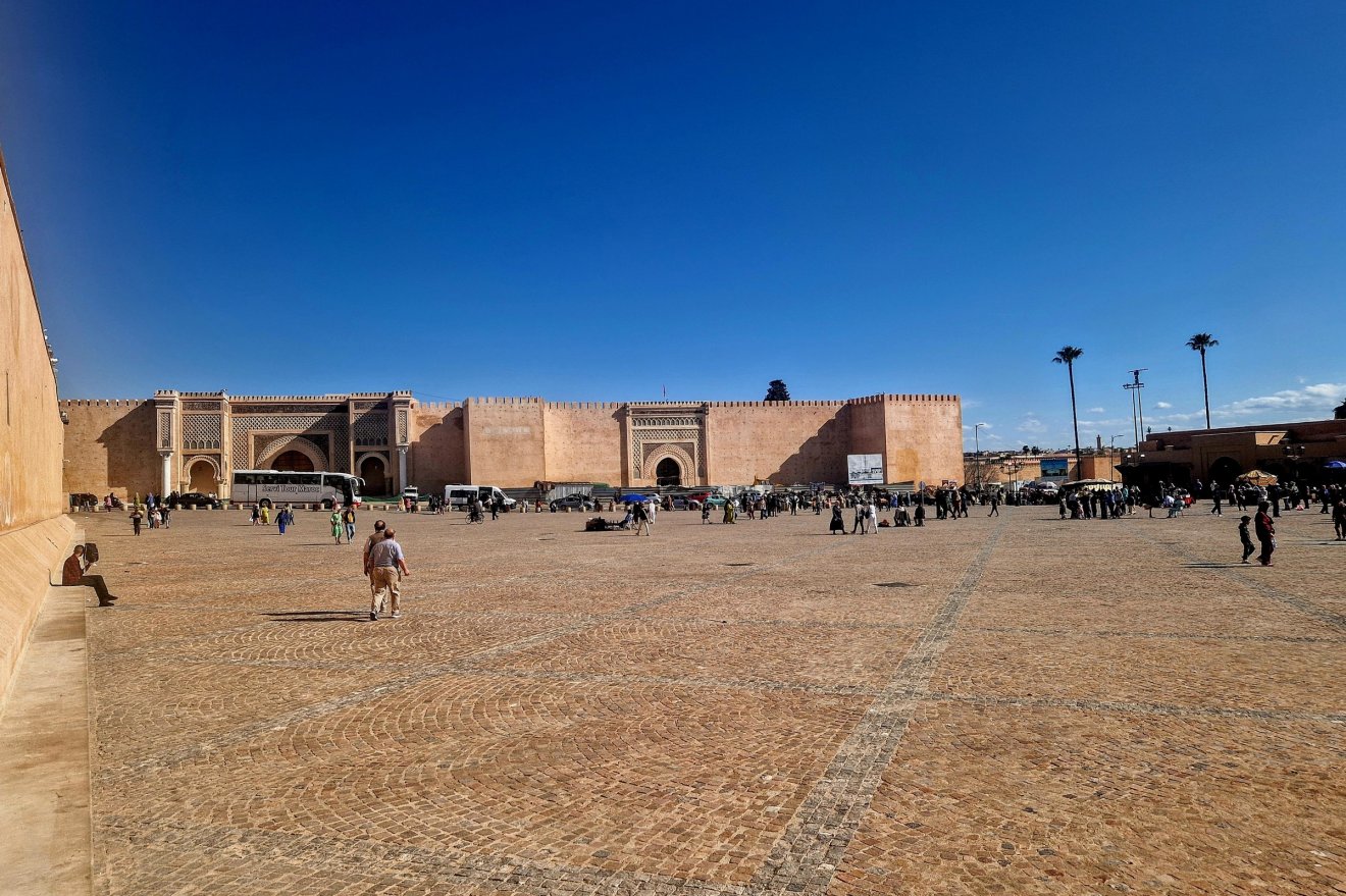 Meknesz El-Hedim nevű tere a medina társadalmi központja