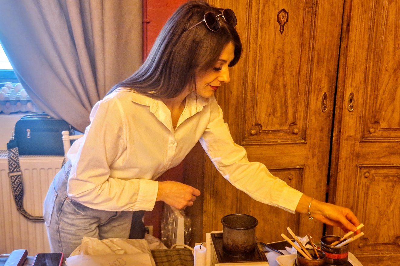 Molnár Erika is bolti festéket használ a piroshoz