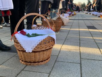 Ha húsvétvasárnap, akkor szabadtéri ételszentelés Csíkszeredában