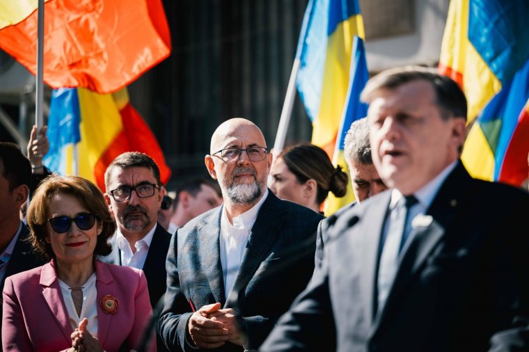 Jóváhagyta a választási iroda Crin Antonescu indulását