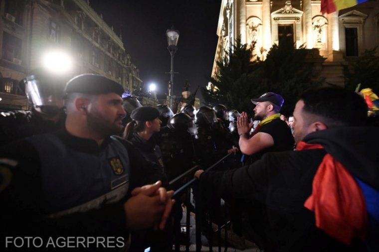 Újabb négy személyt vettek őrizetbe a BEC székháza előtt elkövetett csendőrbántalmazások ügyében