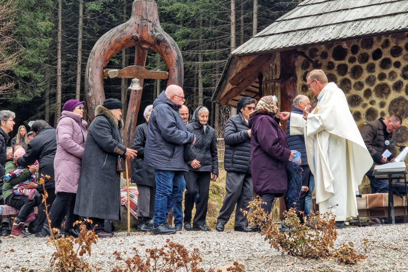 Balázs Ferenc (Csíkszereda) lapunkból értesült a csinódi búcsúról