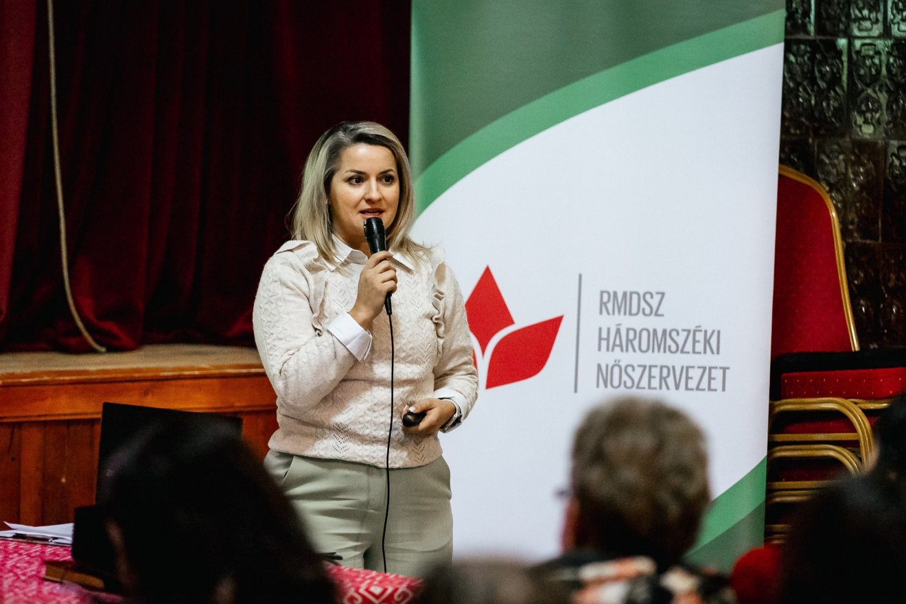 Domokos Fejér-Melinda, a háromszéki nőszervezet elnöke