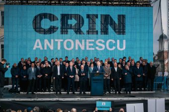 Nem győz hálálkodni a kolozsváriaknak Antonescu a szombati kampánygyűlés után