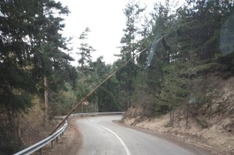 Nehézkes a közlekedés a 127-es megyei út egy szakaszán