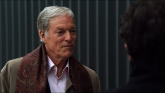 Elhunyt a Tövismadarak plébánosa