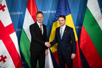 Szijjártó Péter: Magyarország és Románia történelmi jelentőségű gázszolidaritási megállapodást kötött
