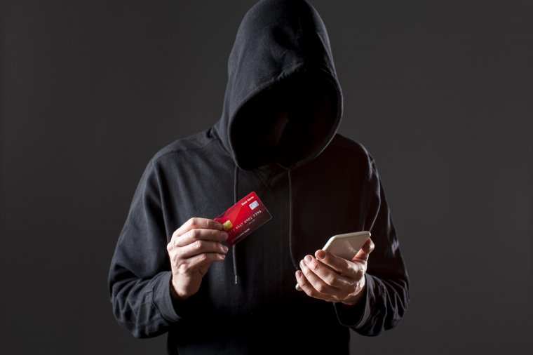Újabb online piramisjáték terjed, nem pénzt, hanem személyes adatokat kérnek a csalók