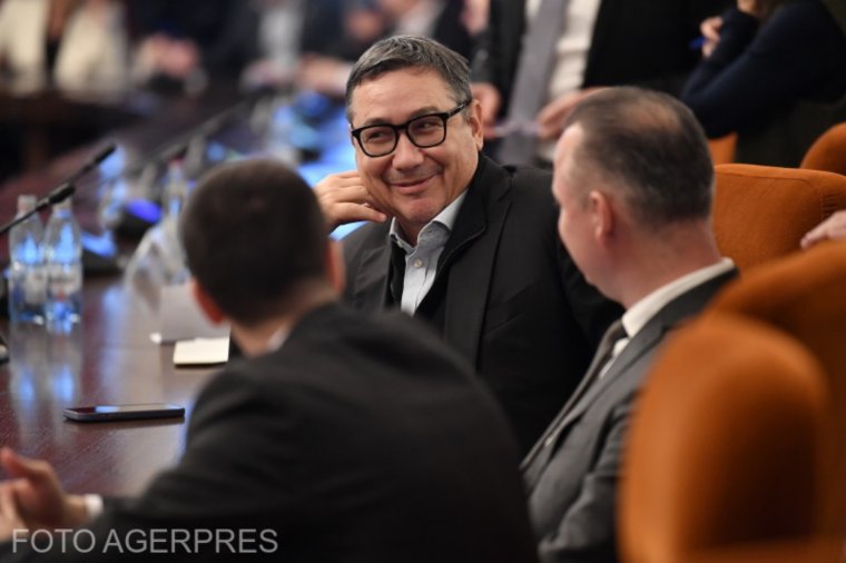 Ponta összegyűjtötte a támogató aláírásokat államelnöki jelölésének benyújtásához