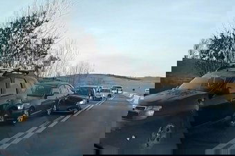 Autók ütköztek az ülkei eltérő közelében, nehézkesen haladt a forgalom – frissítve