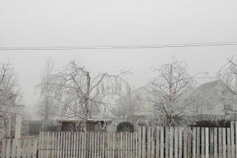 Fagyosan és ködösen indult a hétfő reggel