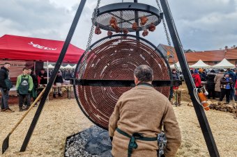 Százötven méteres kolbászt készítettek Csíkszentmiklóson