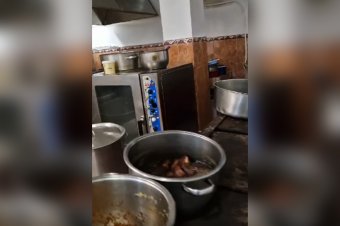 Megvannak az első borsos büntetések az ételmérgezésbe torkollt házasemberbál után