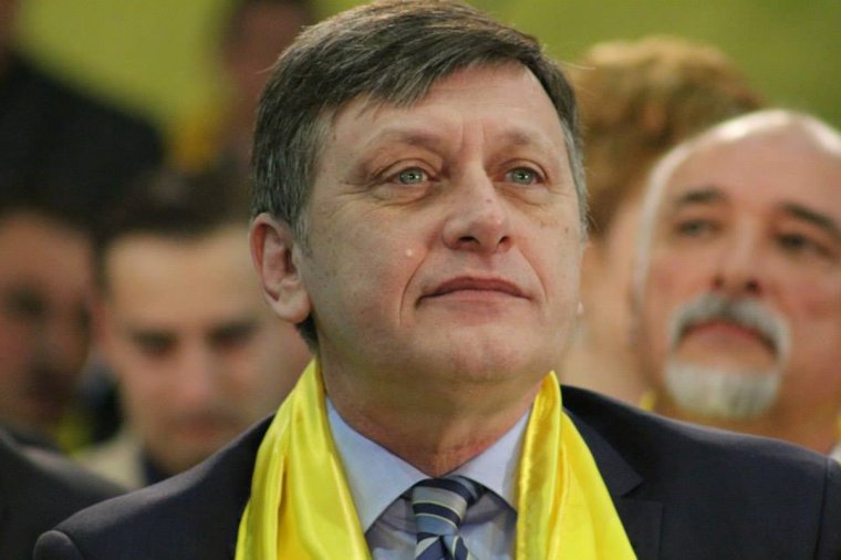 Crin Antonescu a koalíciós pártok közös államfőjelöltje