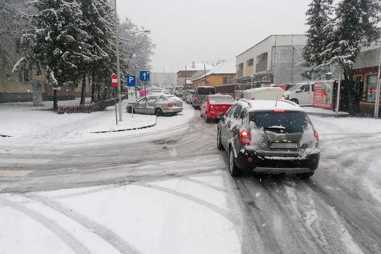 Fennakadás Csíkszeredában •  Fotó: Pinti Attila