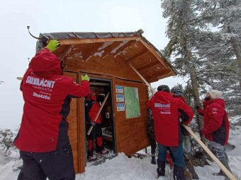 Erős szélvihar rongálta meg a szentegyházi Oltárkő panorámakabinját