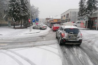 Nehéz a közlekedés Hargita megyében a havazás miatt