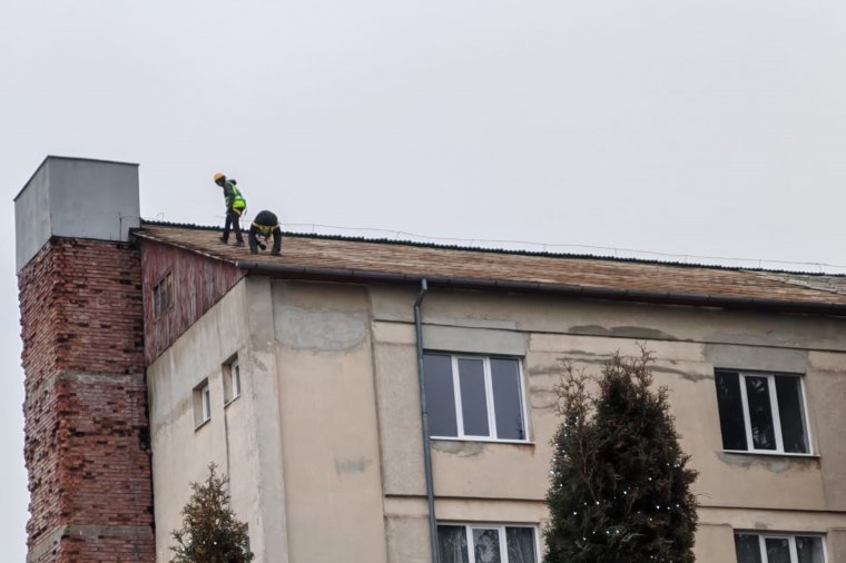 Bentlakást újítanak Szentegyházán, nem tanácsos a közelben parkolni