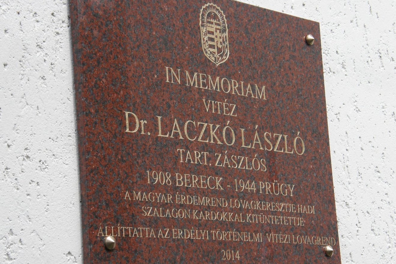 Emléktábla a prügyi torony falán •  Fotó: V. Laczkó Áron személyes archívuma