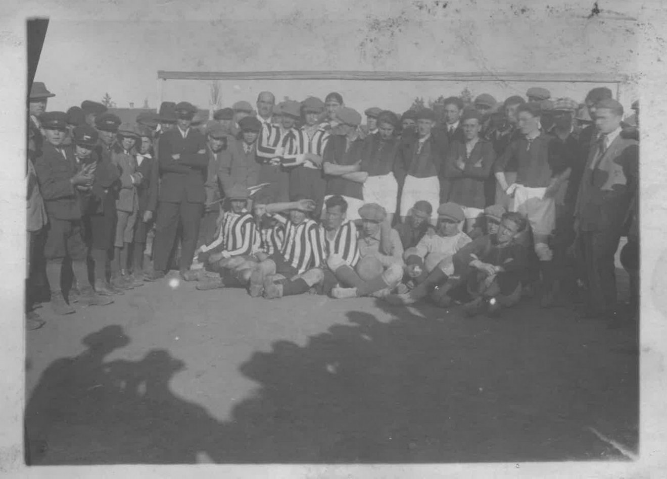 A KSE futballcsapatában •  Fotó: V. Laczkó Áron személyes archívuma