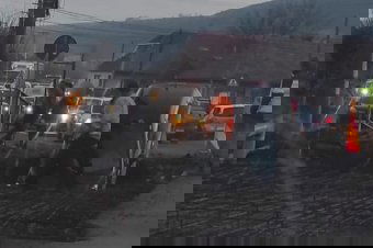 Gödörbe borult autójával egy nő Hargita megyében