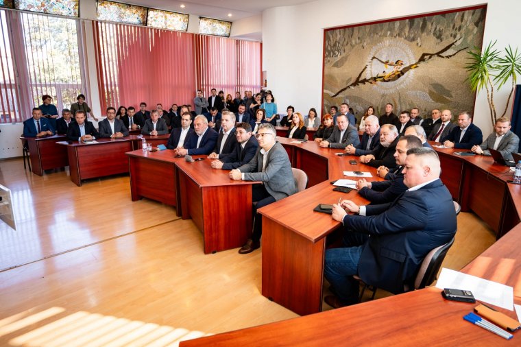 Gazdasági válságra készülne fel az új testület